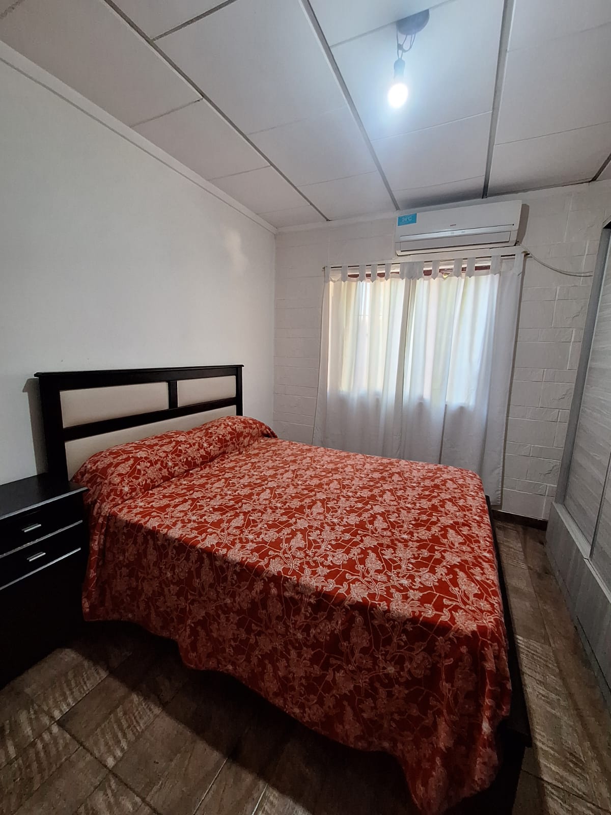 Imagen de la propiedad CASA A LA VENTA CON LOCAL INDEPENDIENTE - PARANA